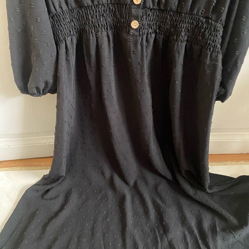 Black dress with buttons like new, size M