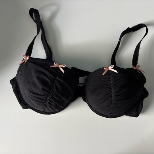 Venus Victoria bra black with pink bows like new