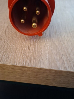 Three-phase plug new