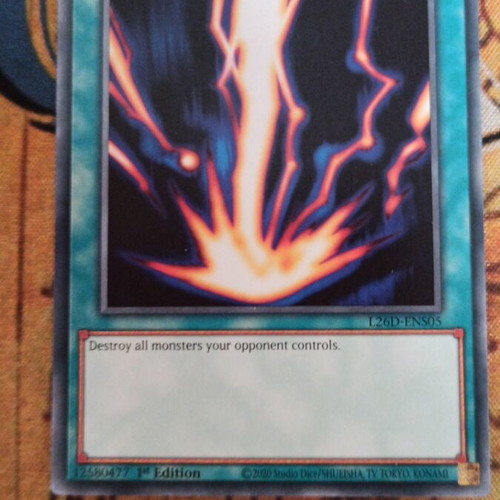 Raigeki Normal Spell Card Yu-Gi-Oh!