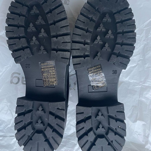 Loafers patent black treaded like new, size 38