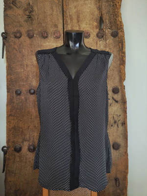 Sleeveless Polka Dot Blouse V-Neck casual chic top large, like new