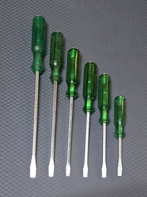 Set of 6 new impact screwdrivers in six sizes