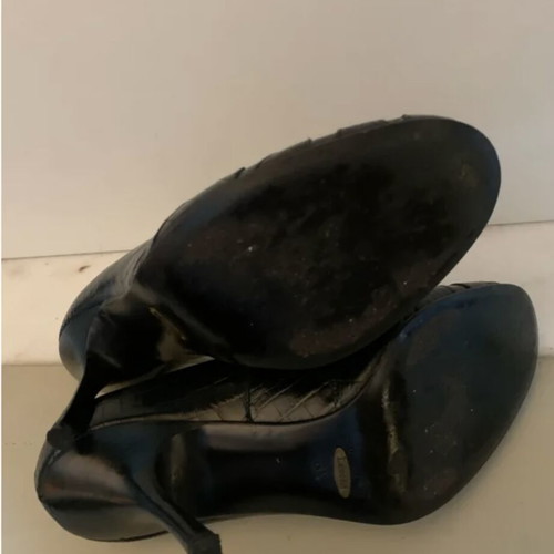Kalogirou leather black pumps size 38 like new