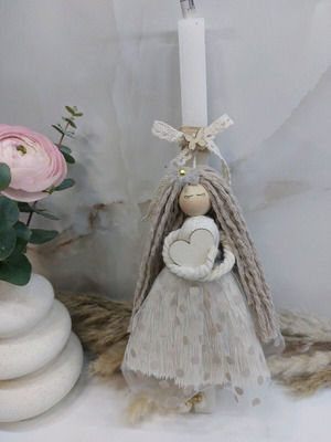 Scented candle with handmade macrame doll and vanilla fragrance