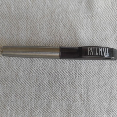 Collectible Pall Mall pen in excellent condition
