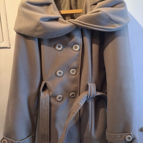 Beige coat size 56 like new with detachable belt