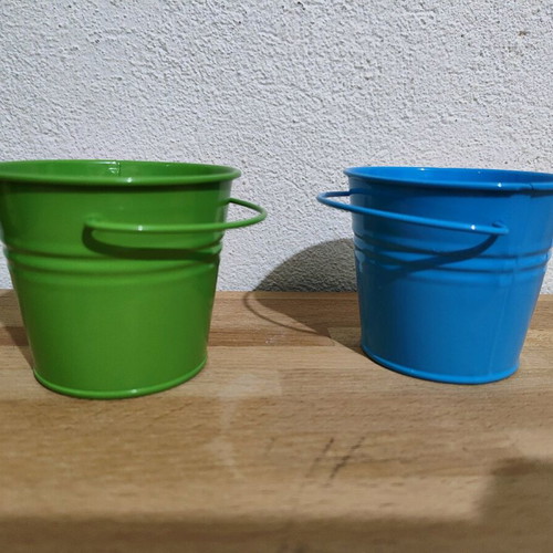 Metal flower pots like new, pack