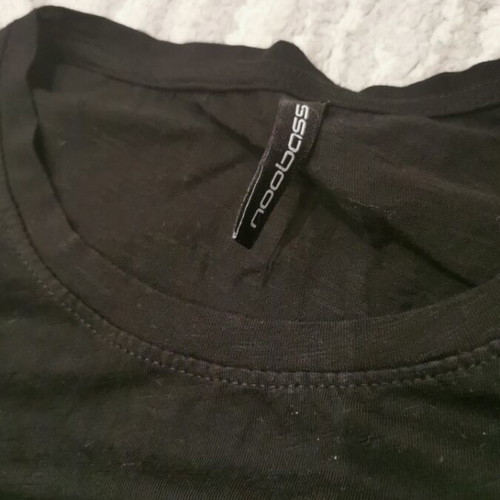 Noobass black t-shirt with belt like new, one size