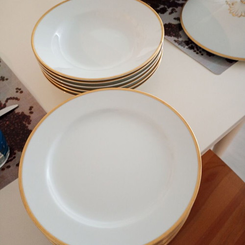 Noritake set of 26 plates and pot like new