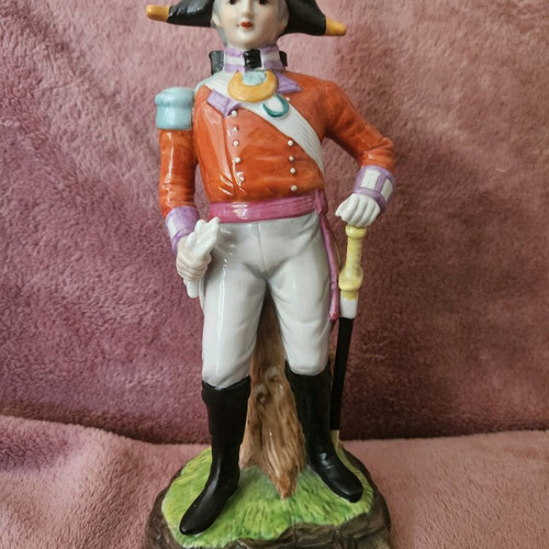 Napoleon English Officer porcelain figure like new