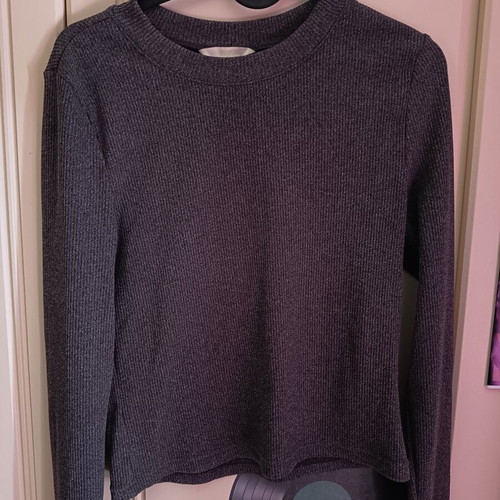 H&M sweater like new, size M, gray