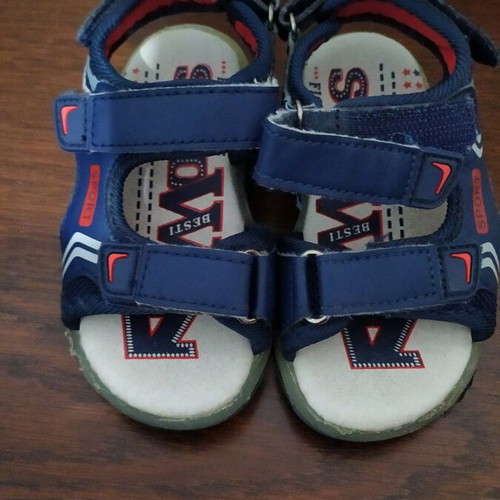 Children's athletic shoes like new, sizes 22, 24, 25