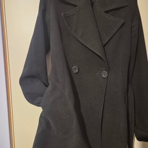 Black coat like new with belt and pockets, size XL
