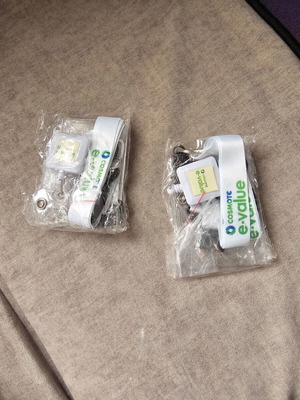 COSMOTE e-value και OTE Connex εταιρικά λουράκια, 2 με θήκες ID και 1 χωρίς