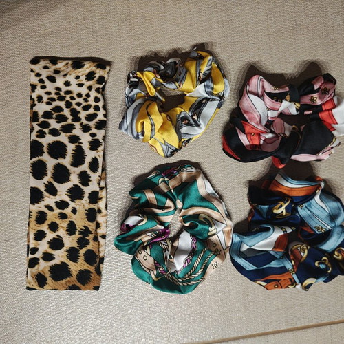Hair accessories set with 4 colorful scrunchies and 1 leopard headband