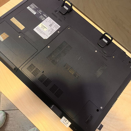 Laptop Fujitsu 15.3 inch like new, Intel Core i3, 8GB RAM, 256GB SSD
