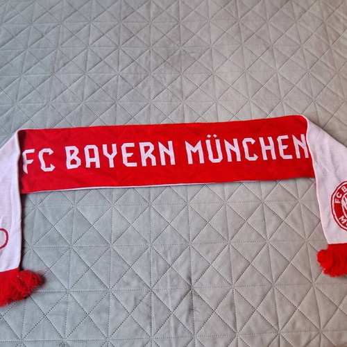 FC Bayern München fan scarf like new, official Audi partner model