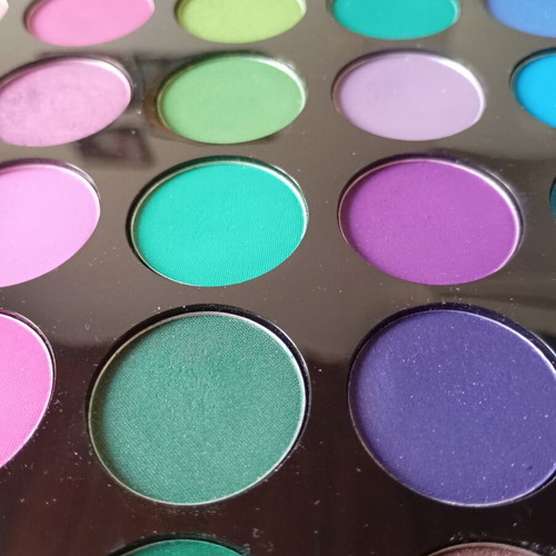 Morphe 35B Eyeshadow Palette like new with 35 vibrant shades
