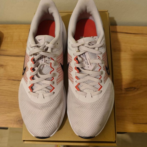 Αθλητικά Παπούτσια Nike WMNS Downshifter 11 μεταχειρισμένα, νούμερο 40,5, πολύχρωμα