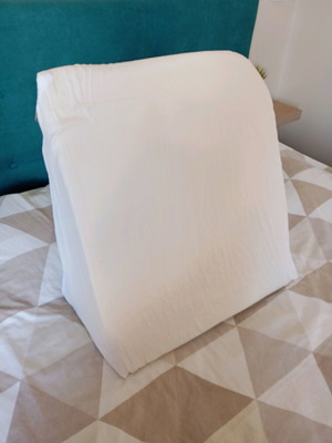 Orthopedic Reclining Pillow like new