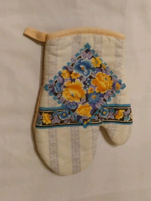 Kitchen glove like new