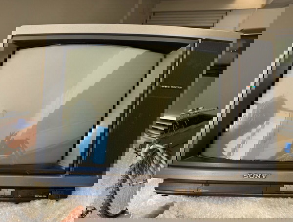 Sony Trinitron τηλεόραση