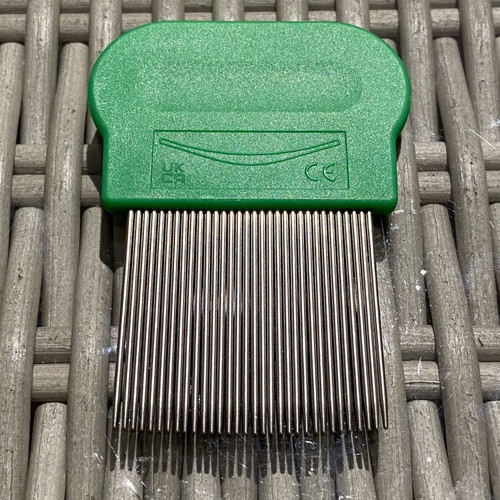 Metal lice comb with stainless steel teeth, CE marked