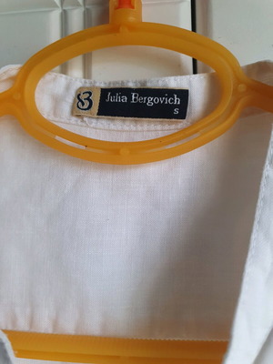 Julia Bergovich linen blouse with ruffles white like new size M