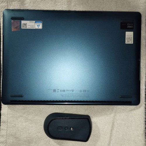 Lenovo Yoga Book 9 Gen 9 Laptop like new, Intel Core Ultra 7, 32GB RAM