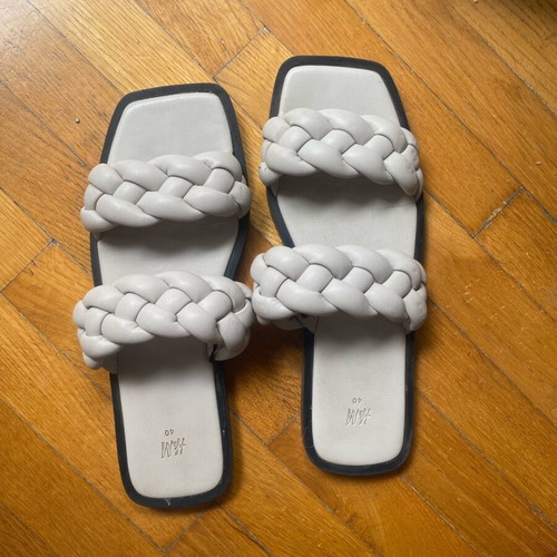 Hm sandals gray like new, size 40