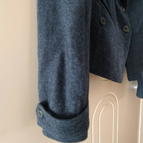 Raxevsky wool blue suit like new, size medium