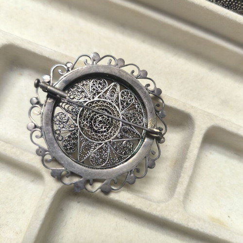 Vintage silver brooch with natural red coral stone, like new