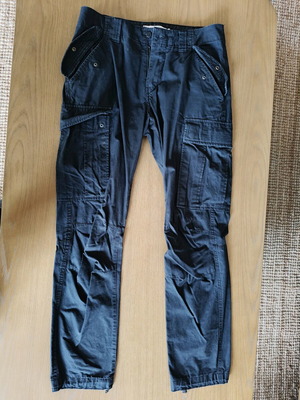 H&M L.O.G.G. cargo pants like new, size 30, black