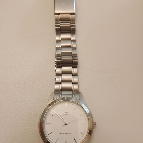Casio quartz MTP 1128 like new men's watch