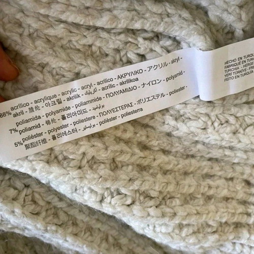 Zara beige sweater with V-neck, like new, oversized, very warm