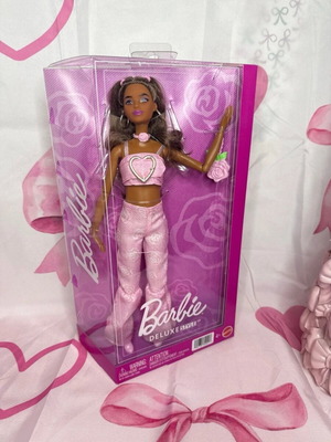 Barbie Deluxe Style 12 doll new