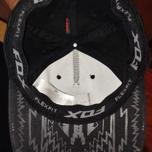 Fox cap new small/medium black with flexfit