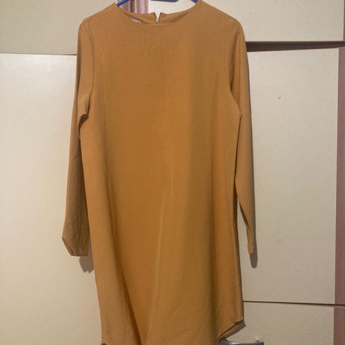 Crepe dress size XL elastic yellow like new