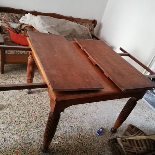 Τραπέζι τετράγωνο μεταχειρισμένο 102cm x 102cm