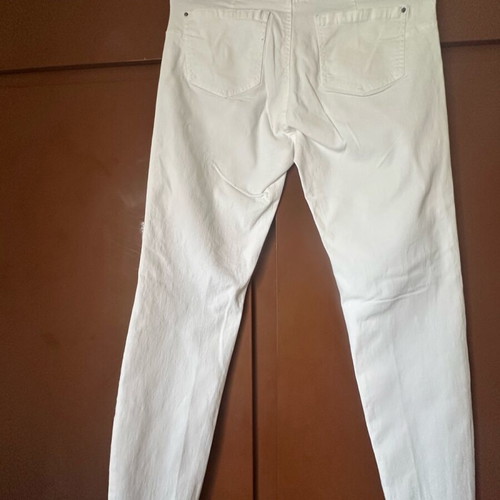 White slim fit jeans with knee rips Pink Woman like new
