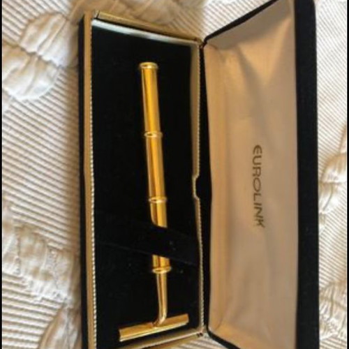 Eurolink gold razor new in velvet box