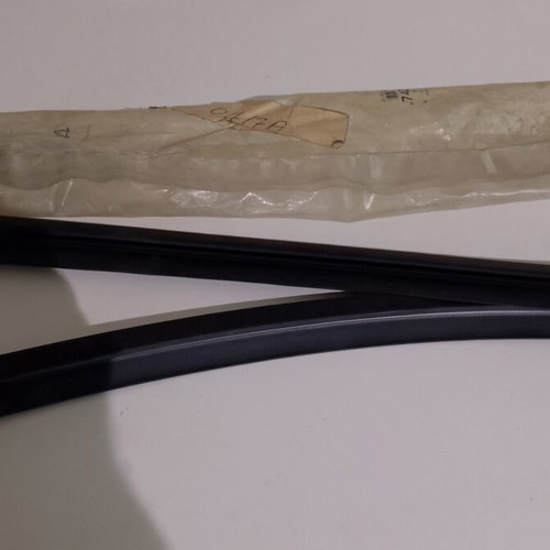 Peugeot 309 GTI bumper seal set of 2 brand new
