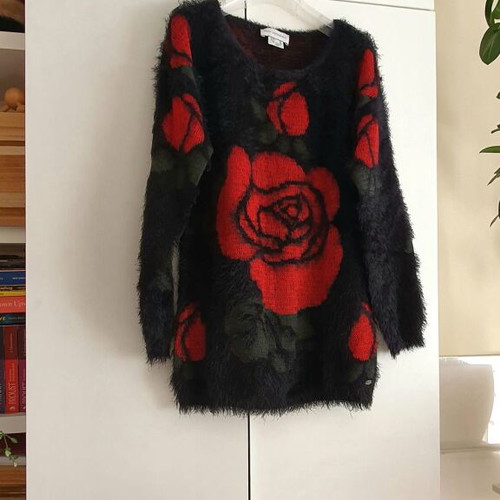 Amy Vermont sweater new with roses, size M
