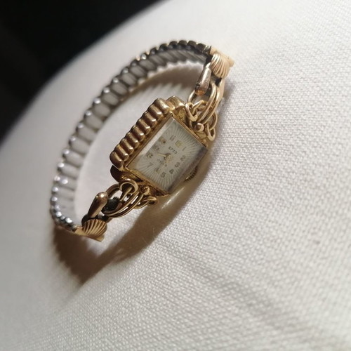 EFZO 17 Rubis Gold Vintage Women's Watch with Elastic Bracelet used