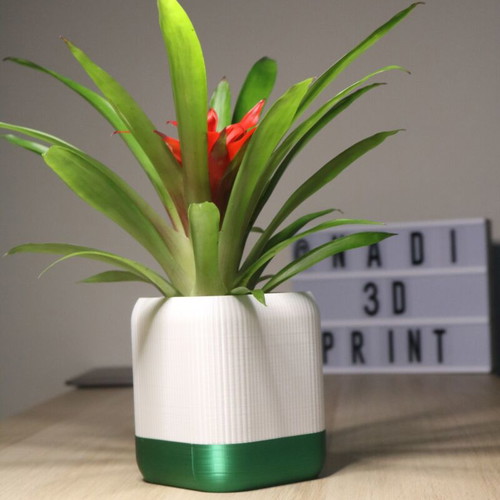 Minimal 3D Printed Self-Watering Planter new