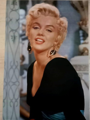 Vintage Marilyn Monroe poster 1989 like new, large