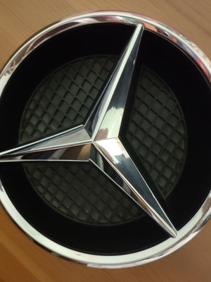 Mercedes star emblem with base for GLC and GLE like new