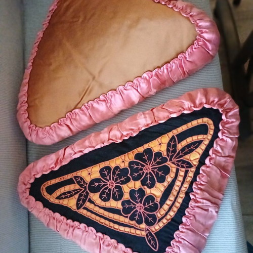 Vintage handmade embroidered pillows like new, set of 2