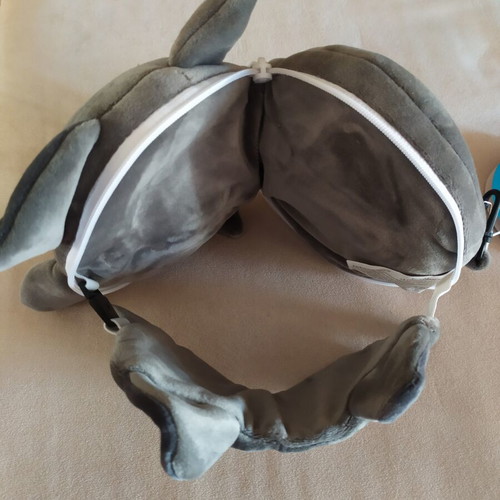 Travel pillow and eye mask Puckator Relaxeazzz Dexter the Bat new